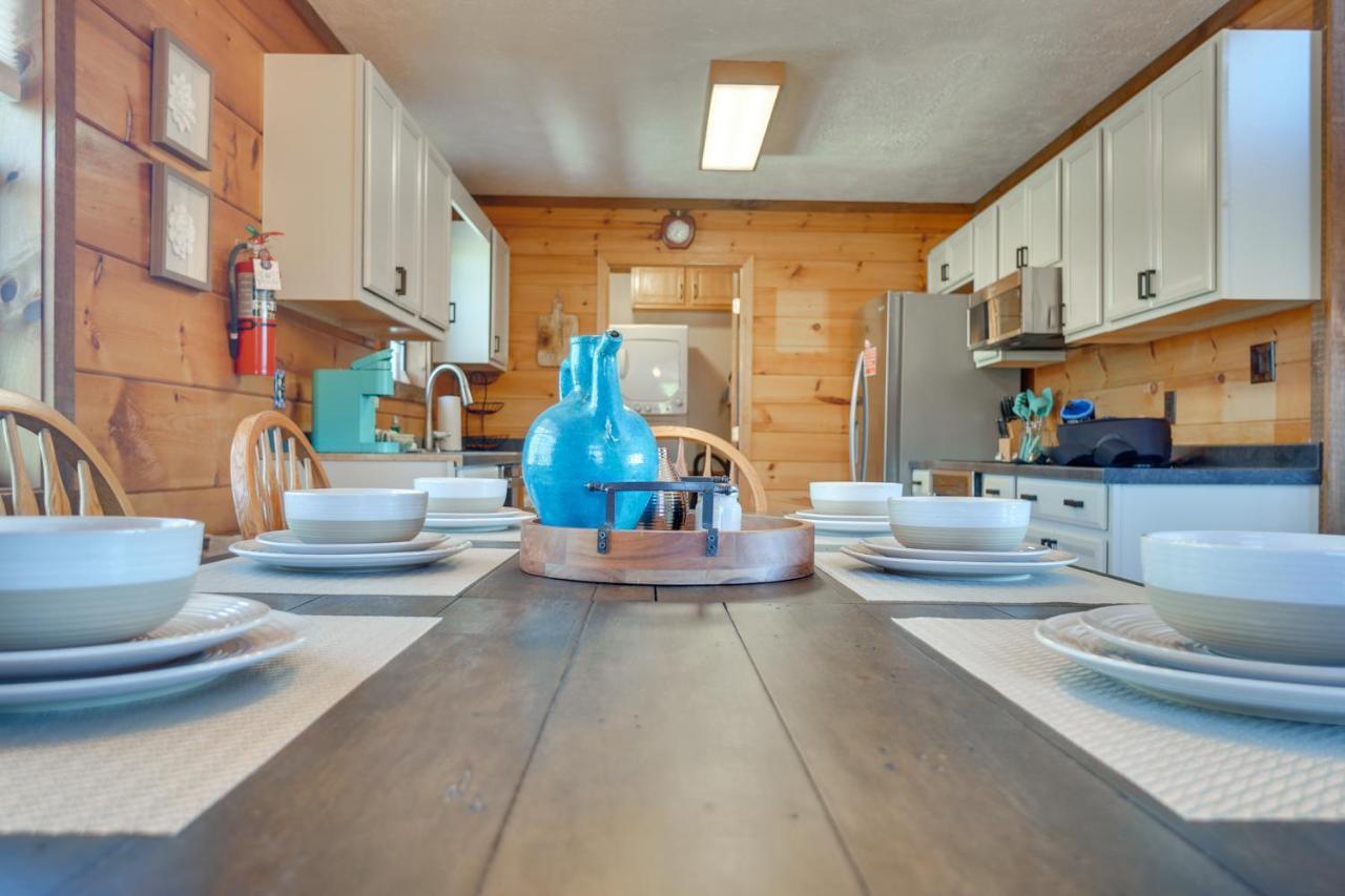 Central Sevierville Cabin With Hot Tub And Views! Экстерьер фото