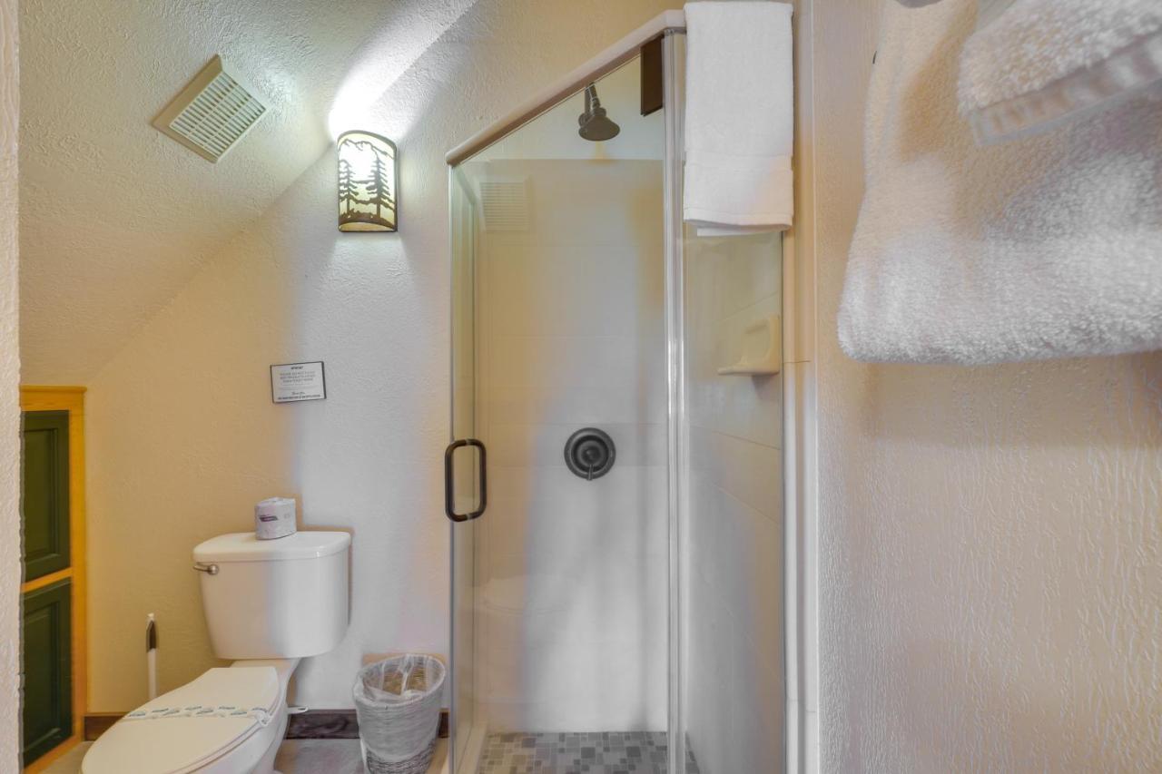 Central Sevierville Cabin With Hot Tub And Views! Экстерьер фото